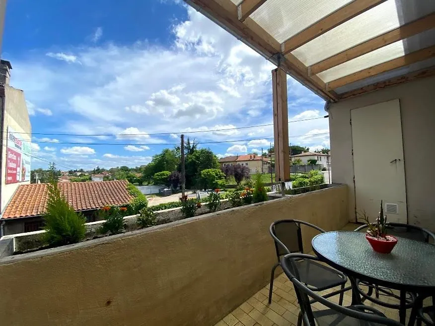 Appartement Appart Aux deux Colombes avec Balcon et Garage à Pamiers France